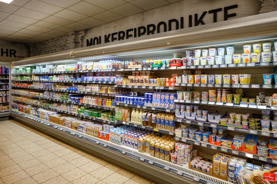 Edeka-Niebur-Bielefeld-MoPro Milchprodukte kaufen im Supermarkt